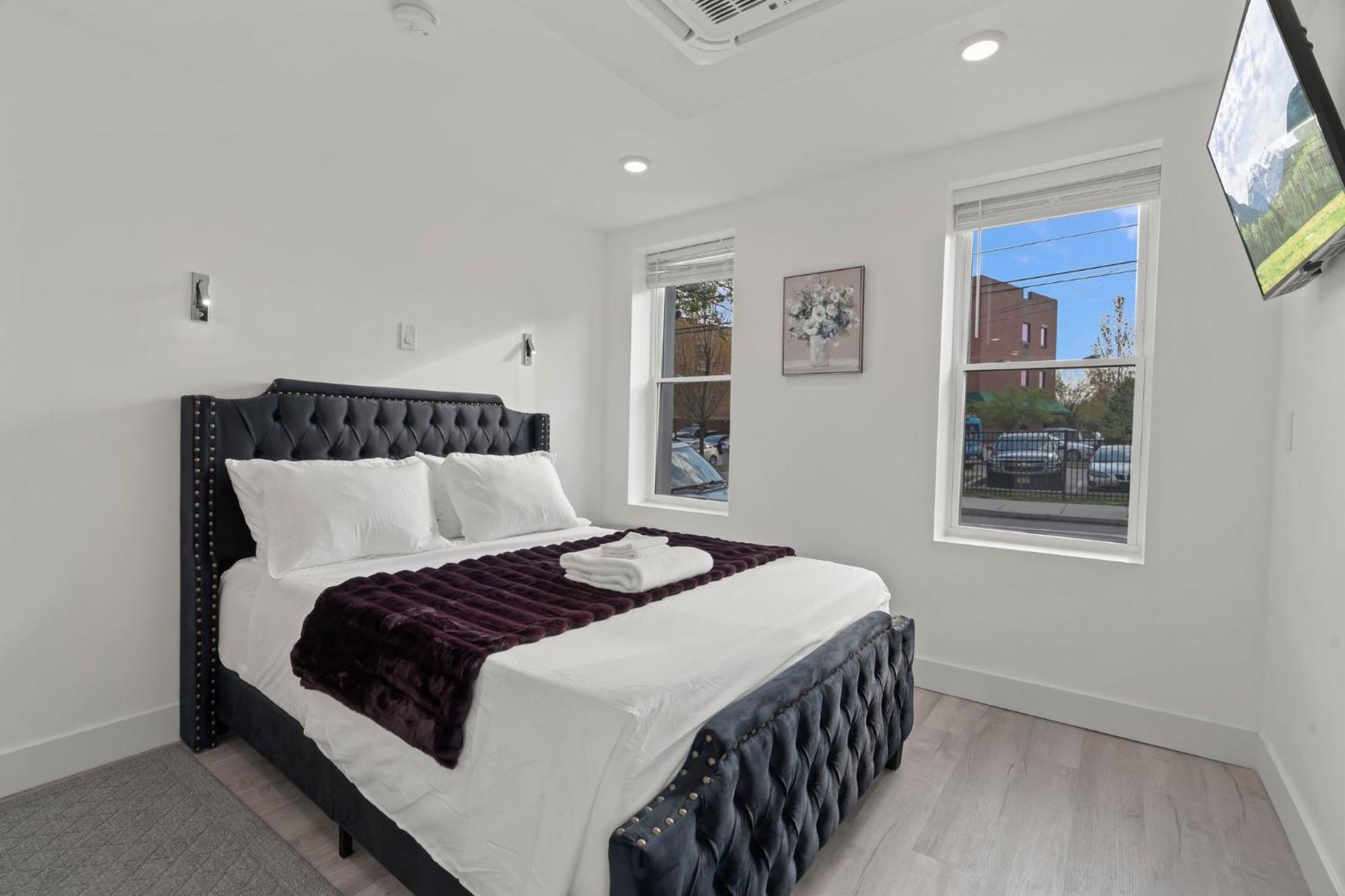 Hotel New Season Royals, Airport West Chester
